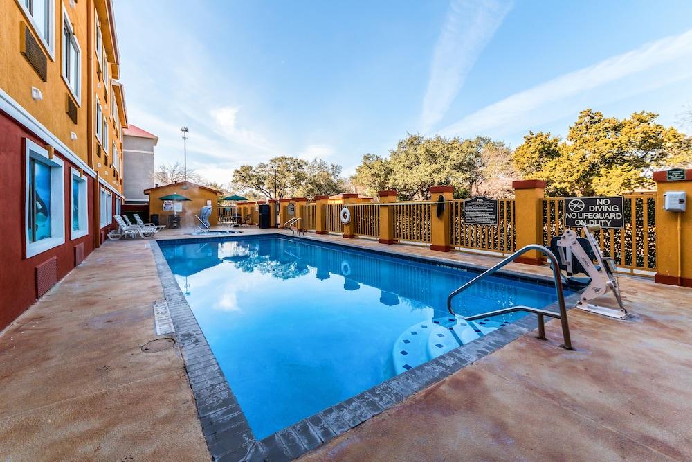 Quality Inn & Suites Seaworld North San Antonio Kültér fotó