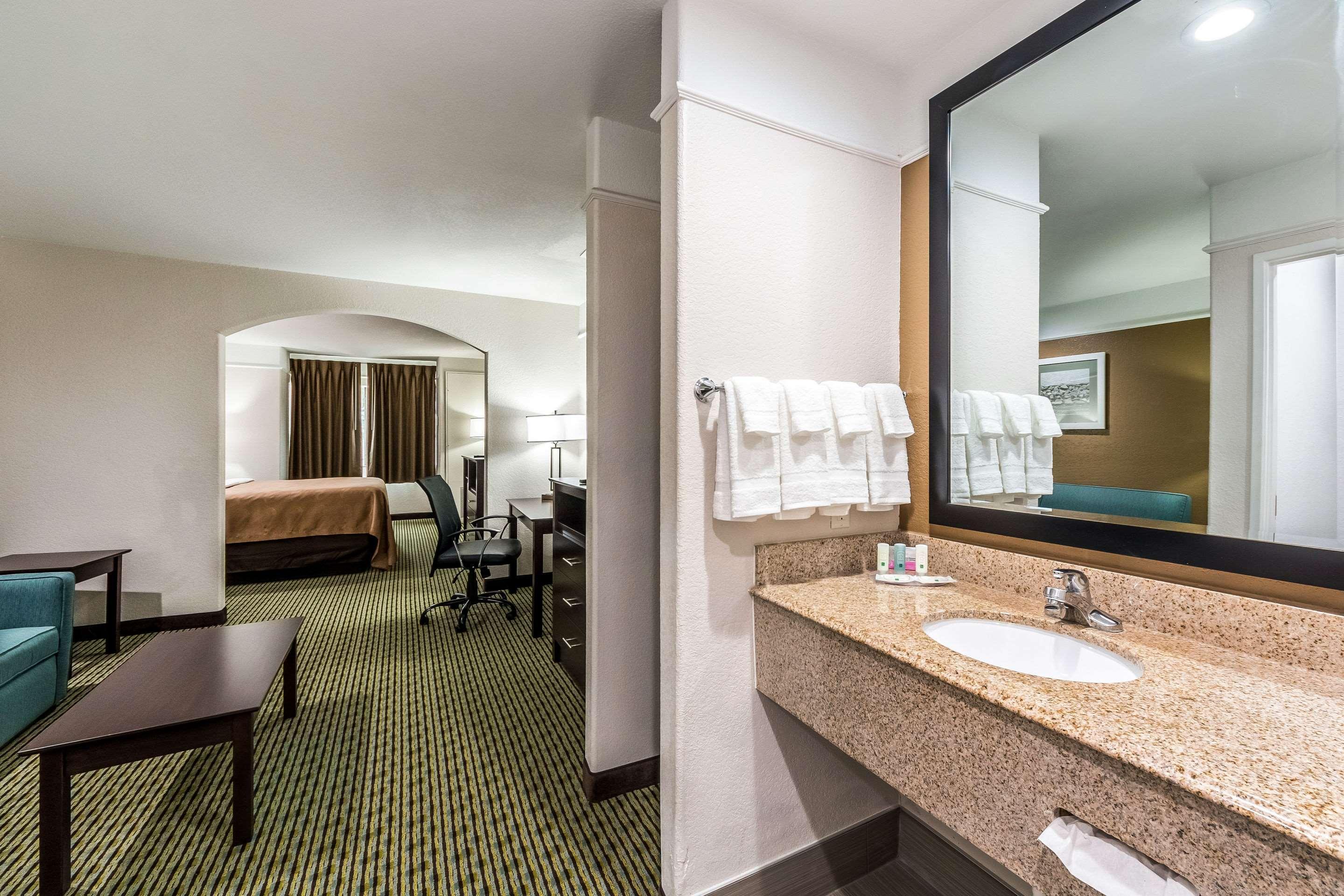 Quality Inn & Suites Seaworld North San Antonio Kültér fotó